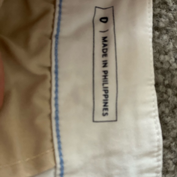 white shorts - Picture 2 of 3